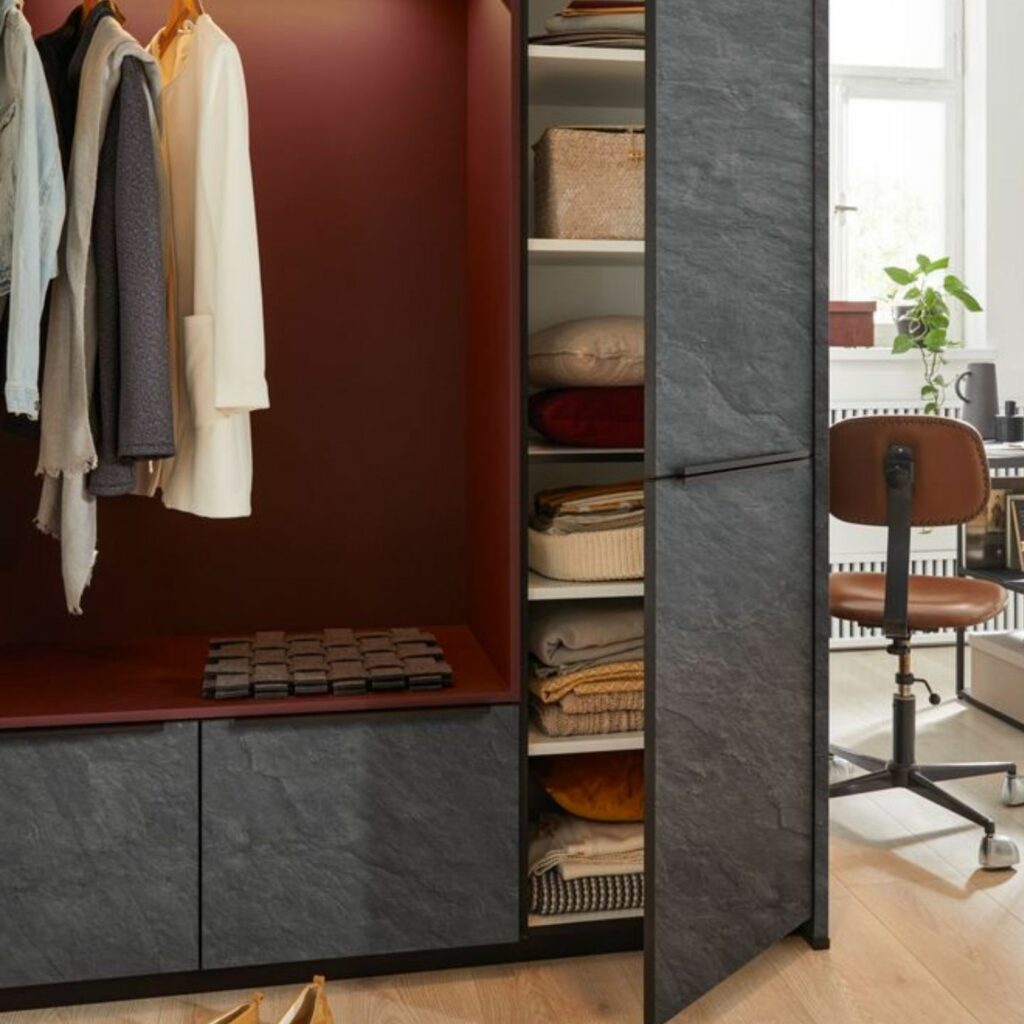 Schüller Garderobe mit Regalbrettern