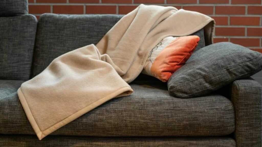Ritter Decken Cashmere Decke Kaschmirdecke auf Sofa