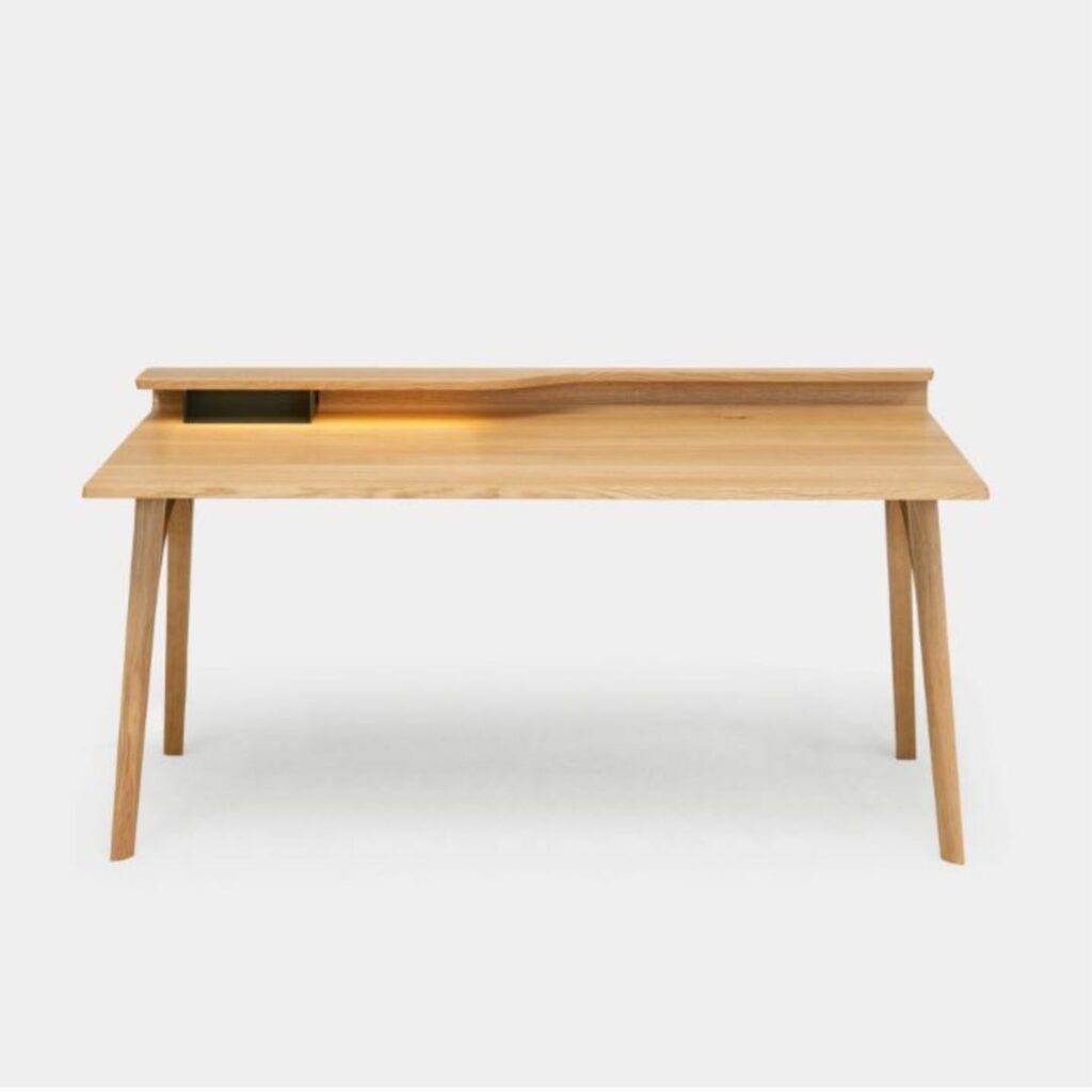 Rodam Arkus Schreibtisch aus Holz Ansicht vorne