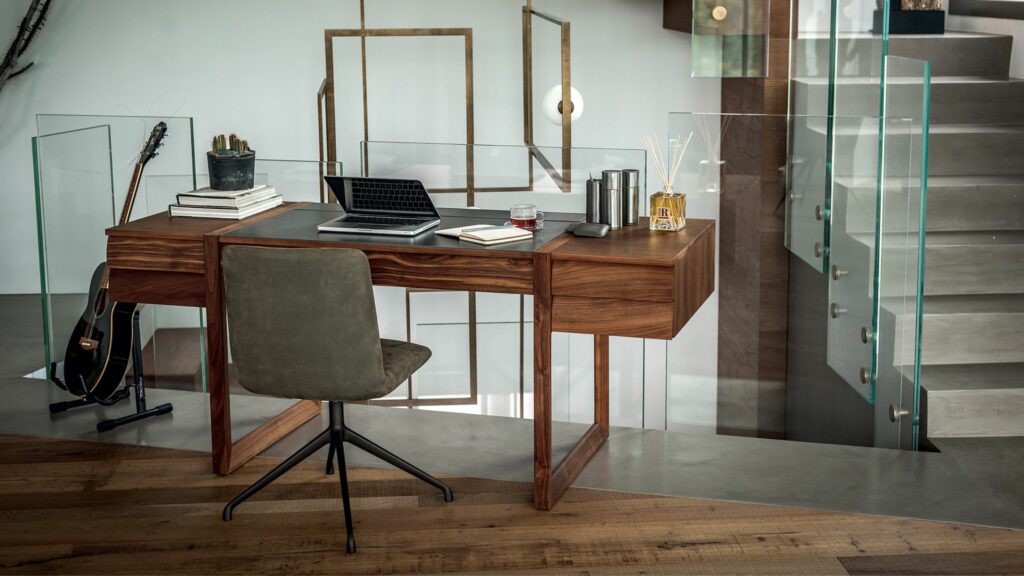 Riva1920 Schreibtisch Elle Ecrit im Büro