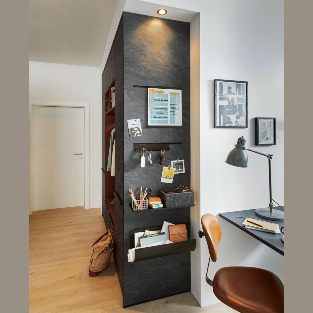 Schüller Garderobe mit Ordnungshilfe