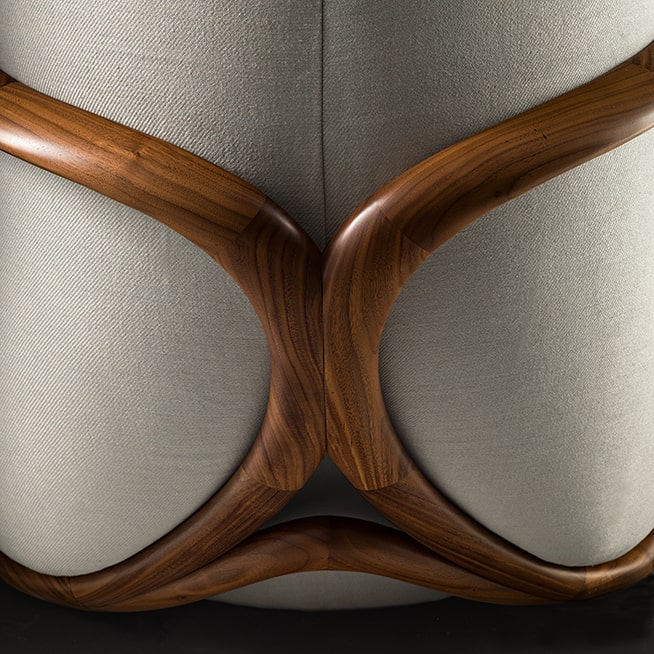 Giorgetti Sessel Hug Holz Rückseite