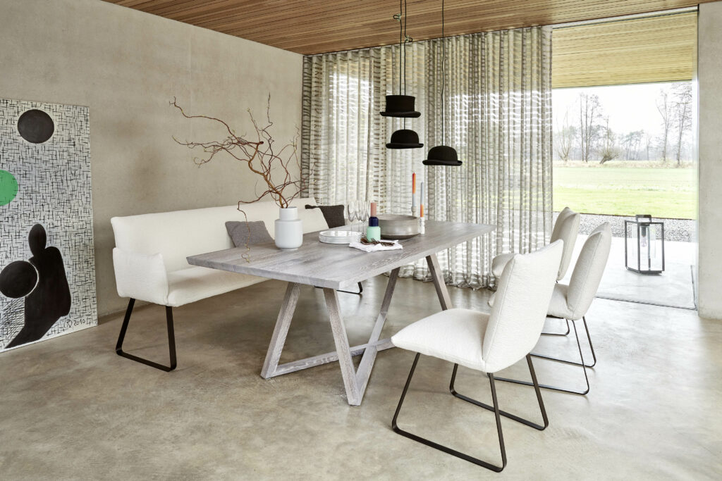 Bielefelder Werkstätten Stühle Heaven Dining weiß mit Bank