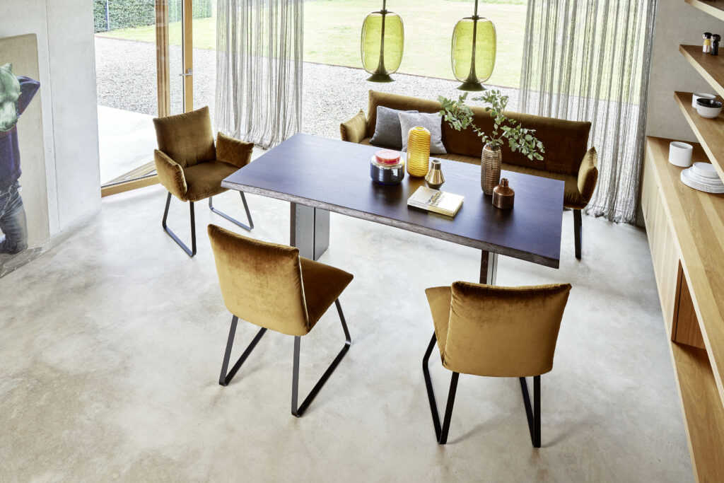 Bielefelder Werkstätten Stühle Heaven Dining Stoff braun mit und ohne Armlehne