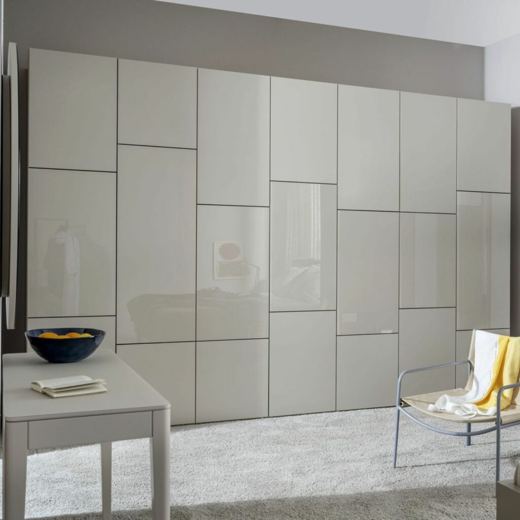 Sudbrock Möbel bei Möbel Meiss Kleiderschrank Miria Plus creme hochglanz