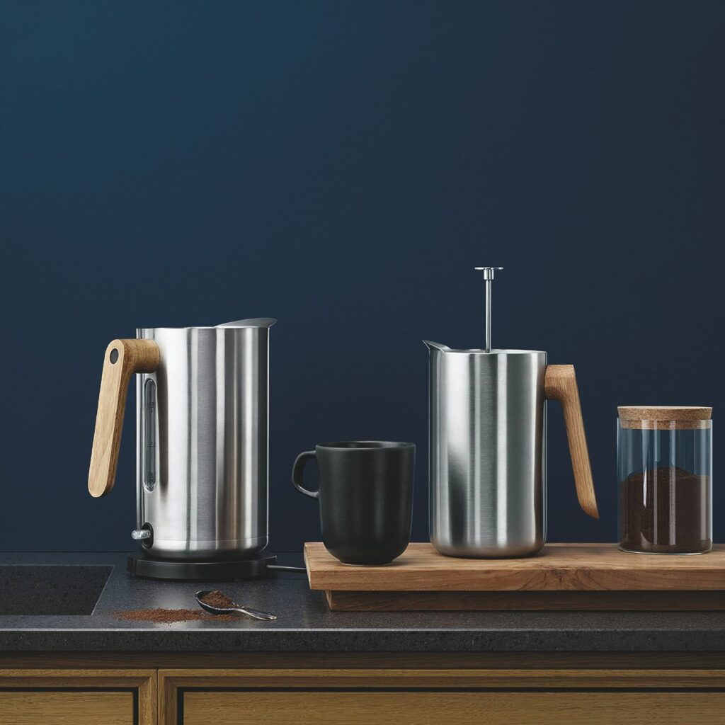 Eva Solo Cafeterie Kaffee Stempelkanne mit Wasserkocher und Tasse