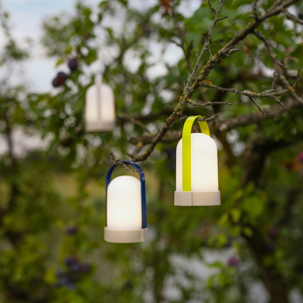 Remember Lampe URI Piccolo im Garten