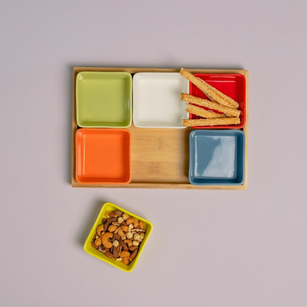 Remember Schalenset auf Holztablett verschiedene Farben