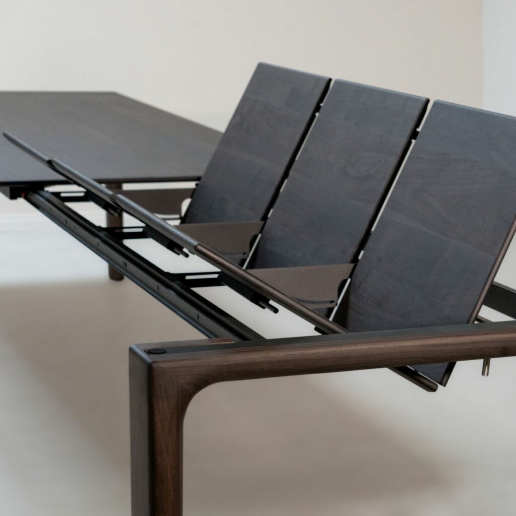Rodam Esstisch Campa Holz schwarz und Auszug mit drei Platten