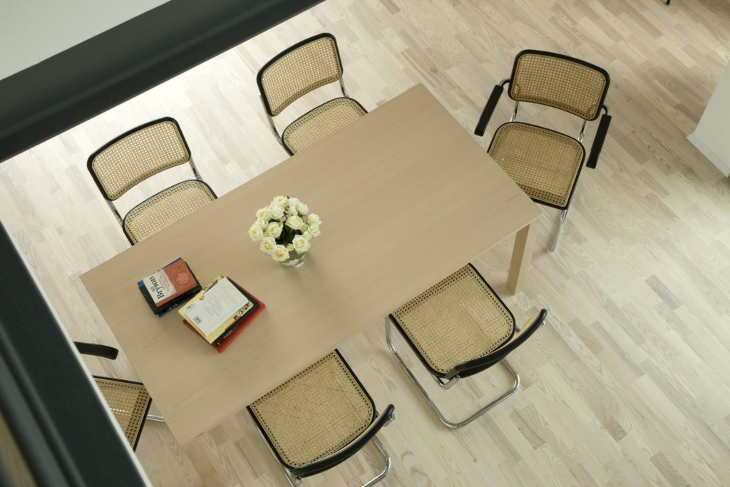 Thonet Programm S 32 und S 64 Interieur